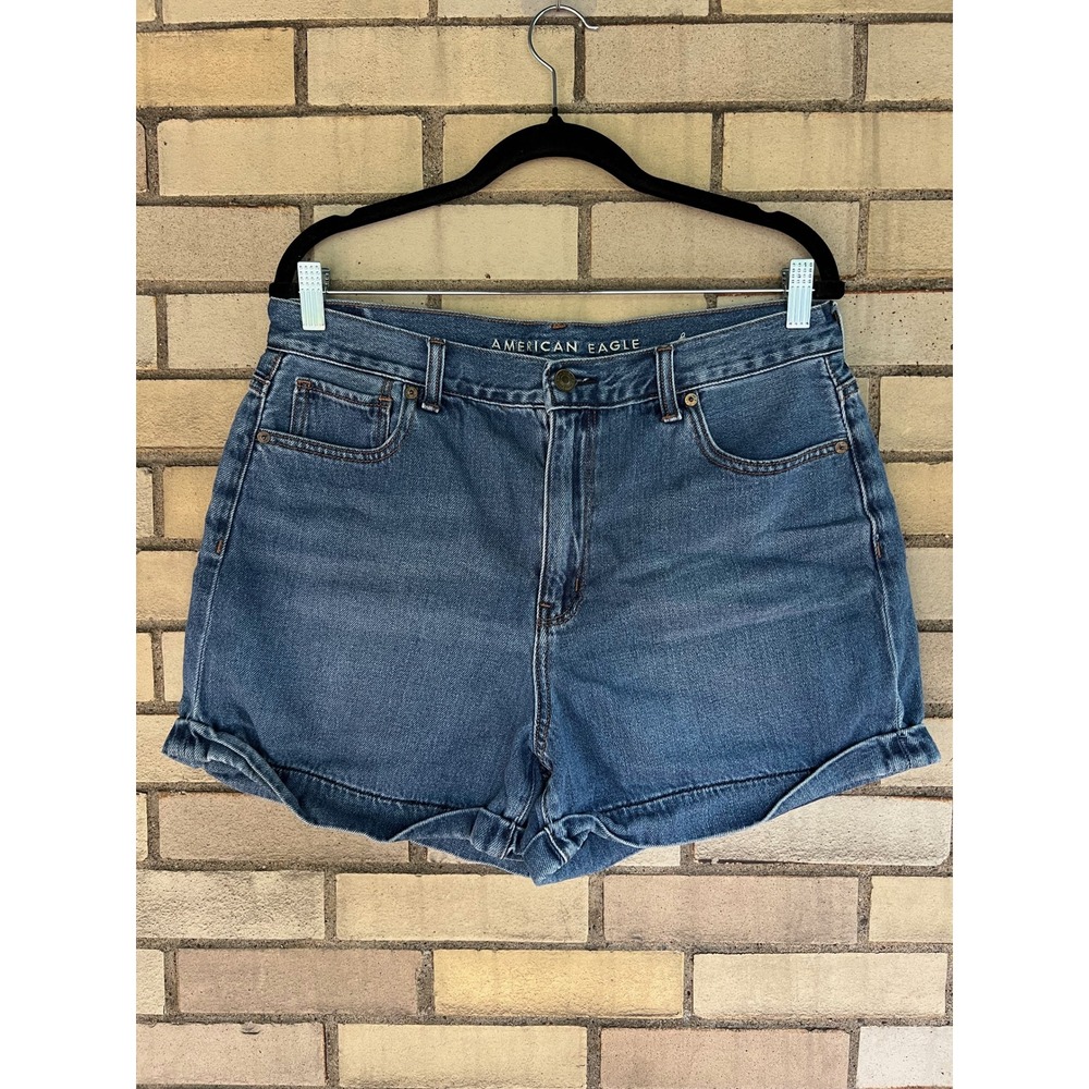 American Eagle Mom Short High Waisted Medium Wash Denim Cuffed Blue Size 14